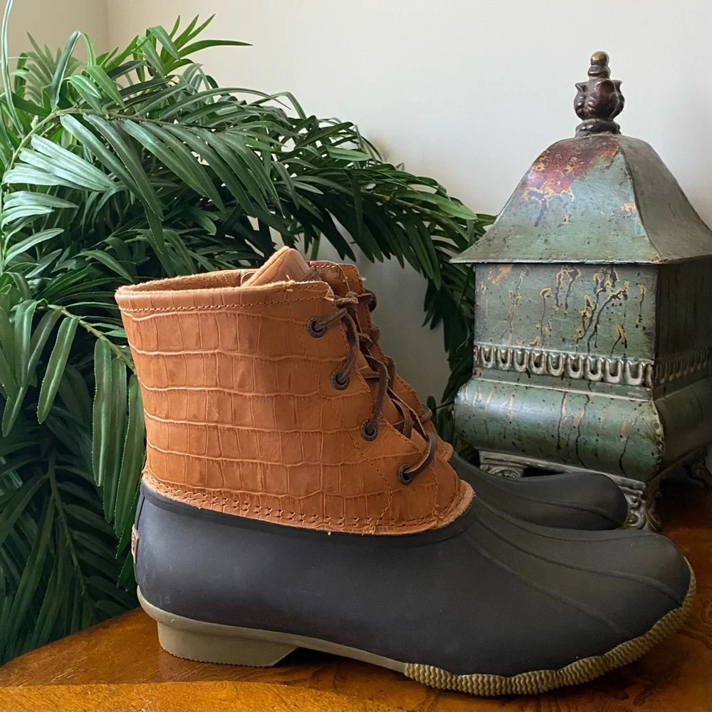 Sperry Women's Saltwater Croc Leather Duck Boots